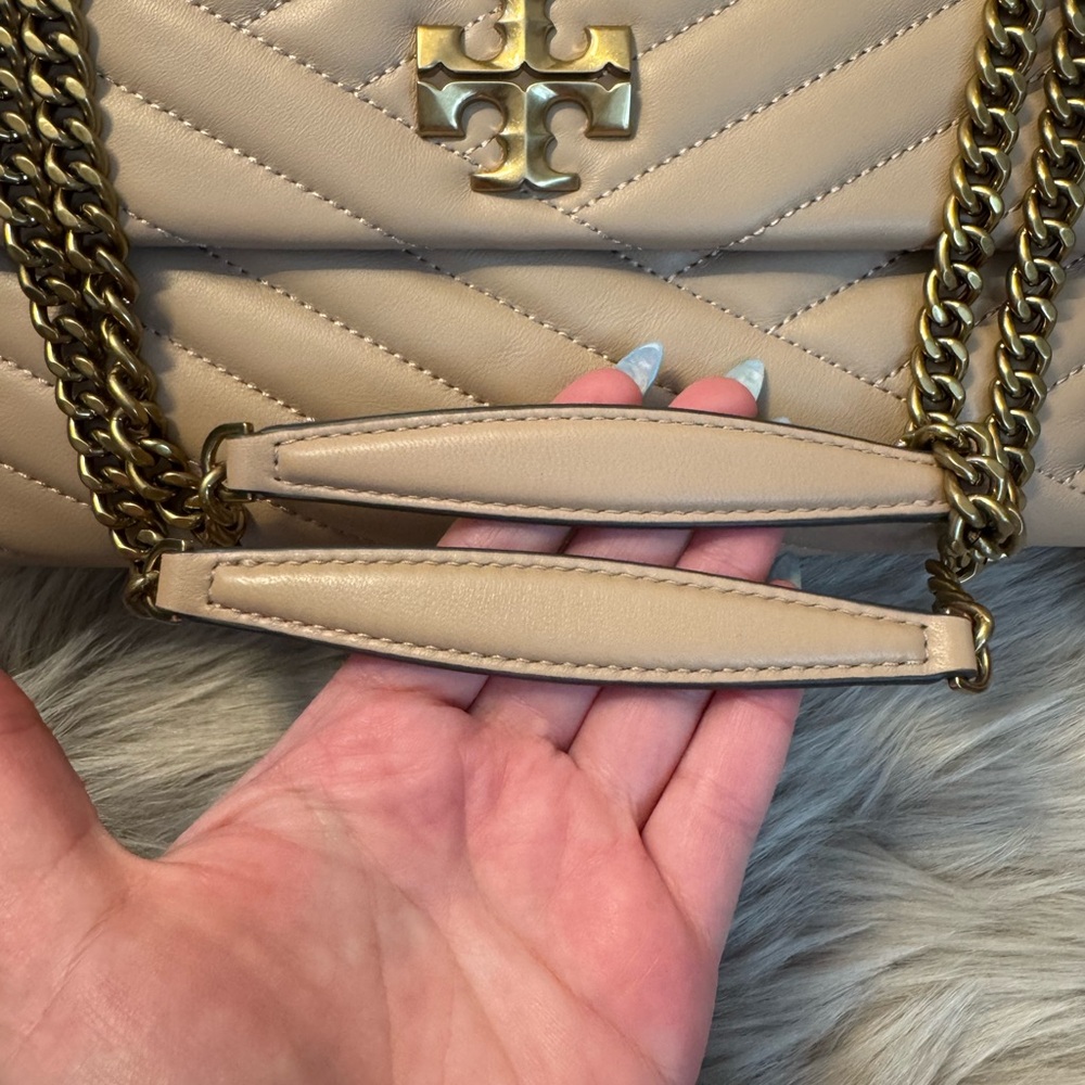 Tory Burch Kira Convertible Quilted Shoulder Bag - Picture 11 of 16